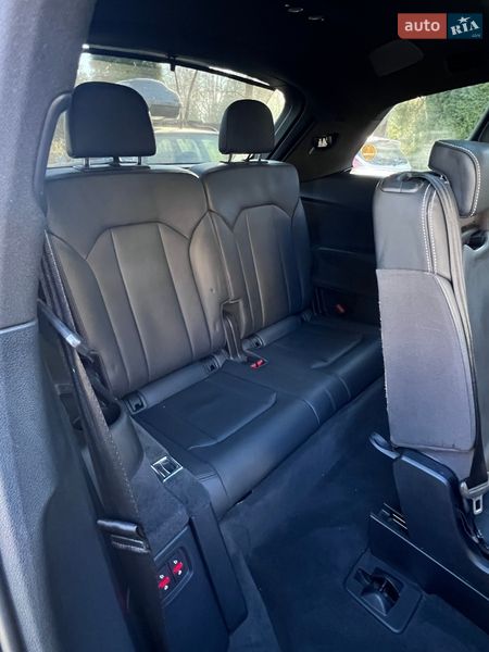 Внедорожник / Кроссовер Audi Q7 2017 в Черновцах