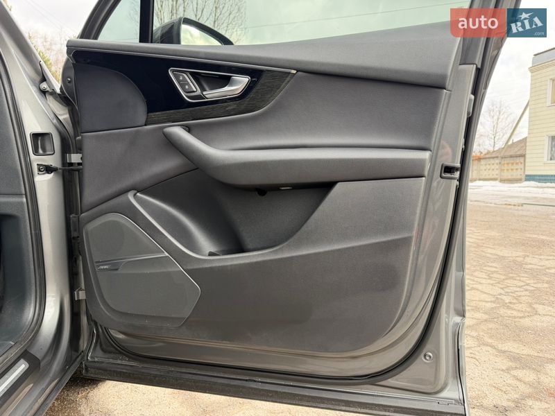 Позашляховик / Кросовер Audi Q7 2016 в Охтирці