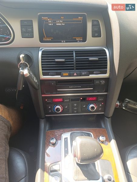 Позашляховик / Кросовер Audi Q7 2015 в Києві