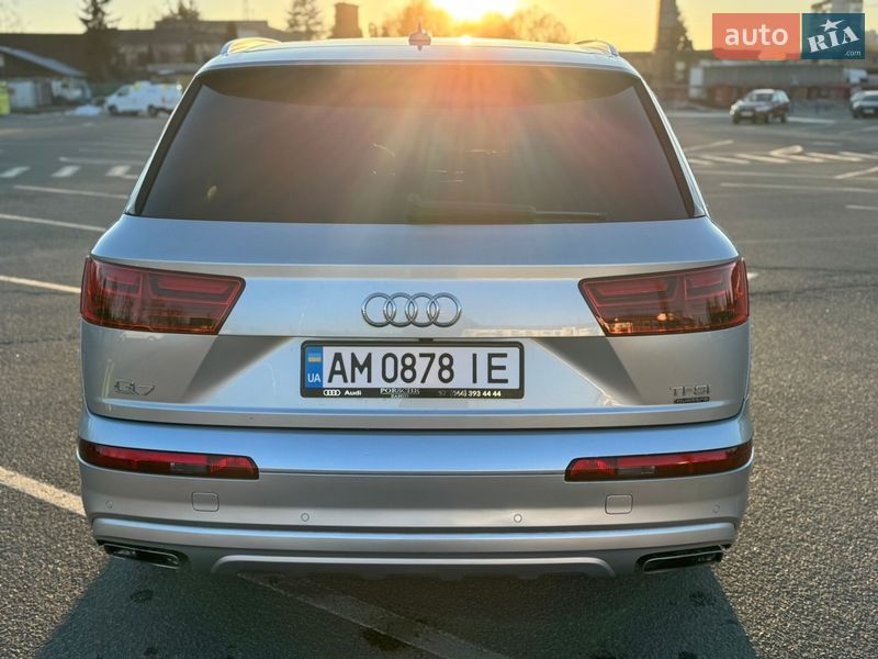Позашляховик / Кросовер Audi Q7 2017 в Житомирі