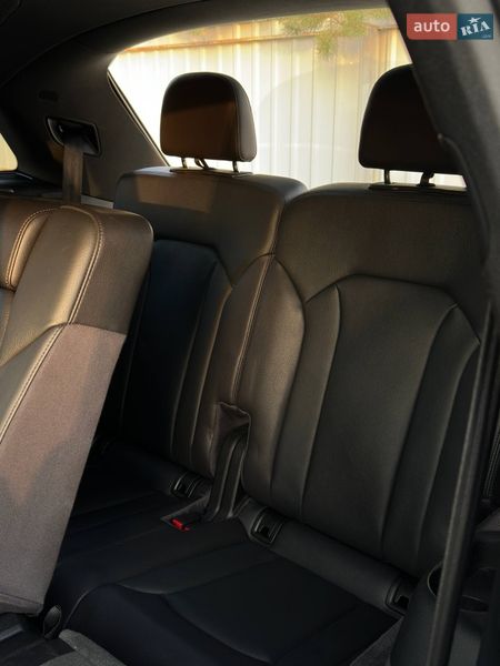 Внедорожник / Кроссовер Audi Q7 2017 в Луцке