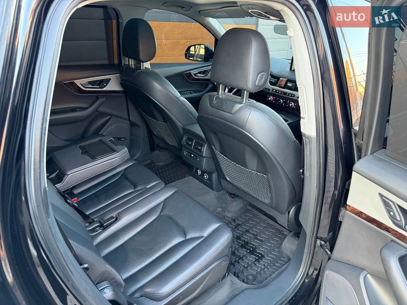 Внедорожник / Кроссовер Audi Q7 2017 в Белой Церкви