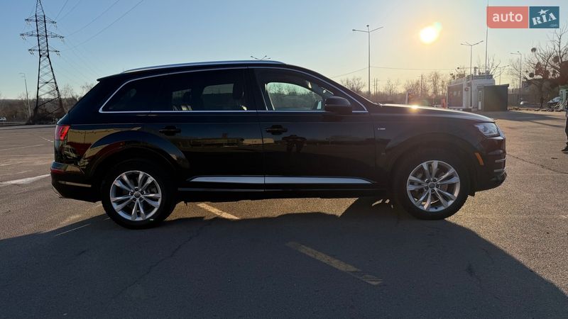 Внедорожник / Кроссовер Audi Q7 2017 в Киеве