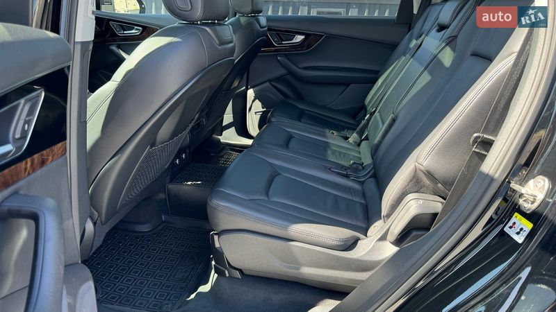 Внедорожник / Кроссовер Audi Q7 2017 в Киеве