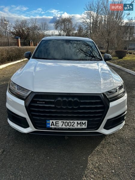 Позашляховик / Кросовер Audi Q7 2017 в Дніпрі