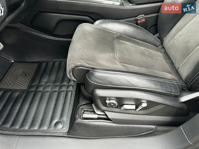 Позашляховик / Кросовер Audi Q7 2017 в Дніпрі