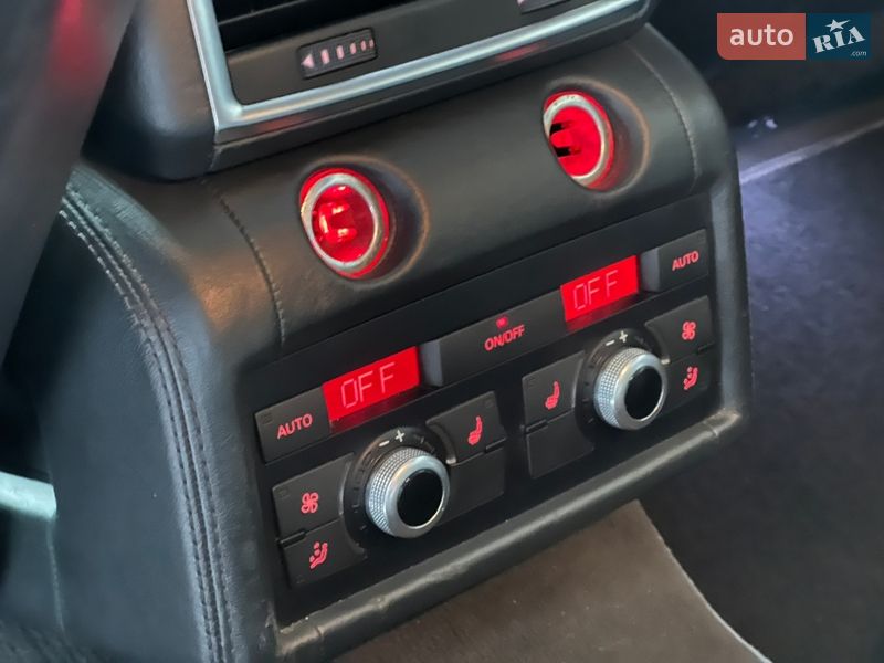 Позашляховик / Кросовер Audi Q7 2010 в Одесі