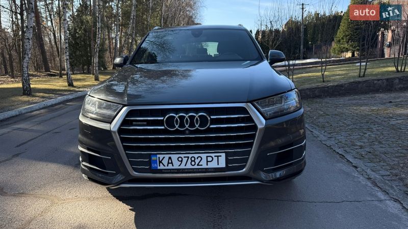 Внедорожник / Кроссовер Audi Q7 2017 в Киеве