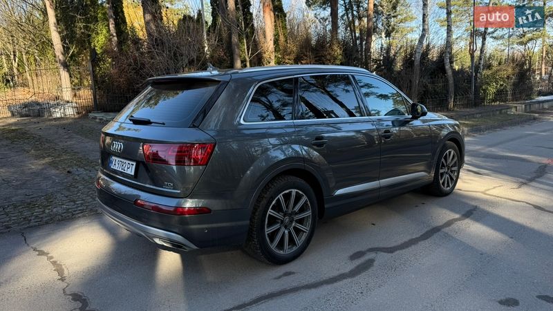 Внедорожник / Кроссовер Audi Q7 2017 в Киеве