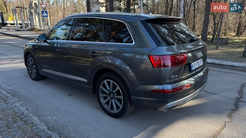 Внедорожник / Кроссовер Audi Q7 2017 в Киеве
