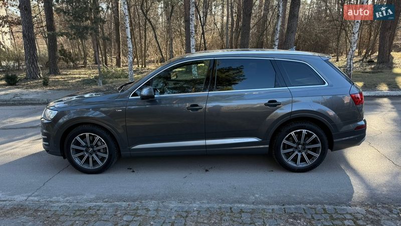 Внедорожник / Кроссовер Audi Q7 2017 в Киеве