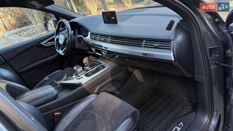 Внедорожник / Кроссовер Audi Q7 2017 в Киеве