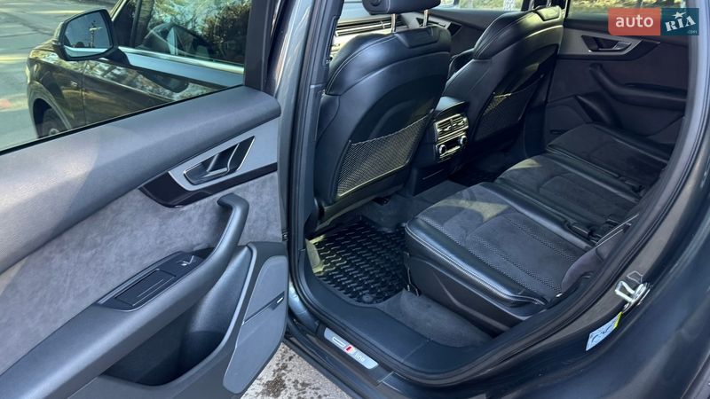 Внедорожник / Кроссовер Audi Q7 2017 в Киеве