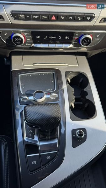 Внедорожник / Кроссовер Audi Q7 2017 в Киеве