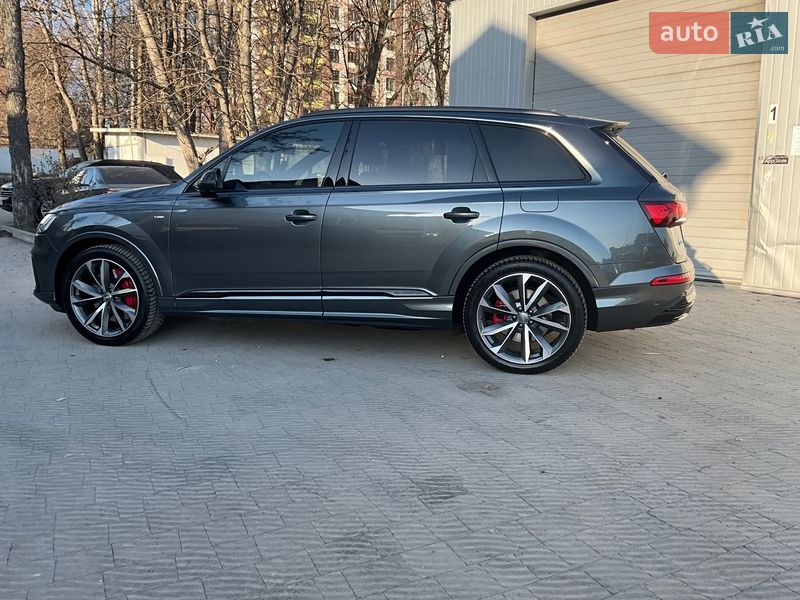 Внедорожник / Кроссовер Audi Q7 2020 в Тернополе