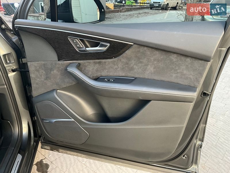 Внедорожник / Кроссовер Audi Q7 2020 в Тернополе