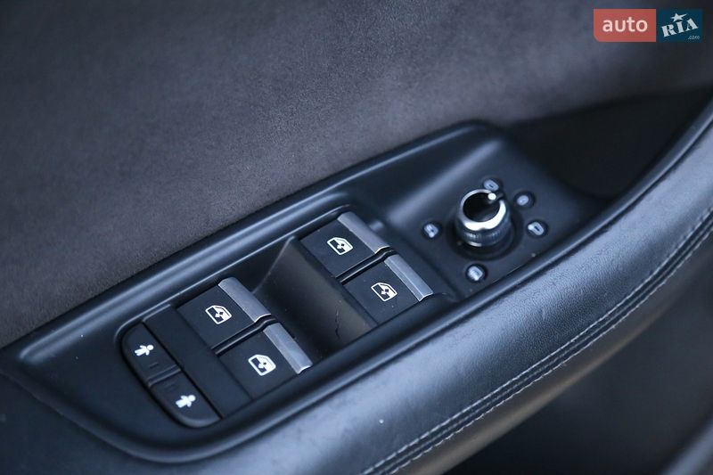 Внедорожник / Кроссовер Audi Q7 2015 в Киеве