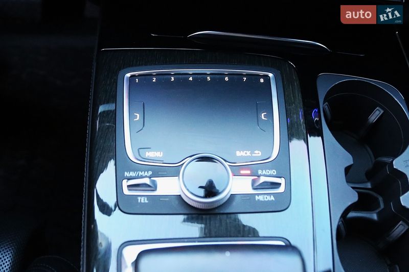 Внедорожник / Кроссовер Audi Q7 2015 в Киеве