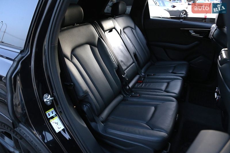 Внедорожник / Кроссовер Audi Q7 2015 в Киеве
