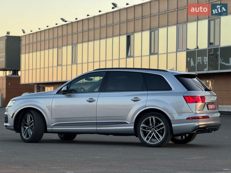 Позашляховик / Кросовер Audi Q7 2017 в Києві