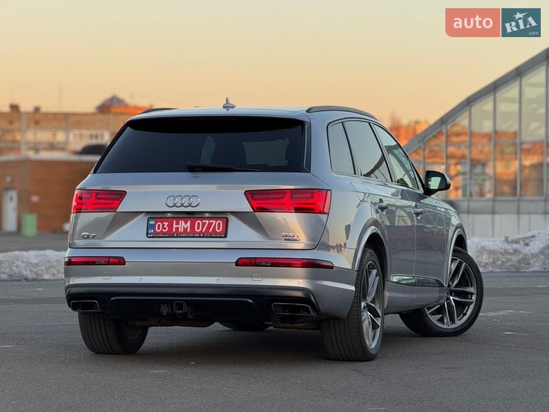 Позашляховик / Кросовер Audi Q7 2017 в Києві