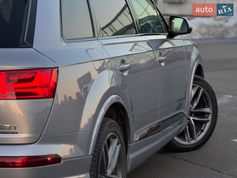 Позашляховик / Кросовер Audi Q7 2017 в Києві