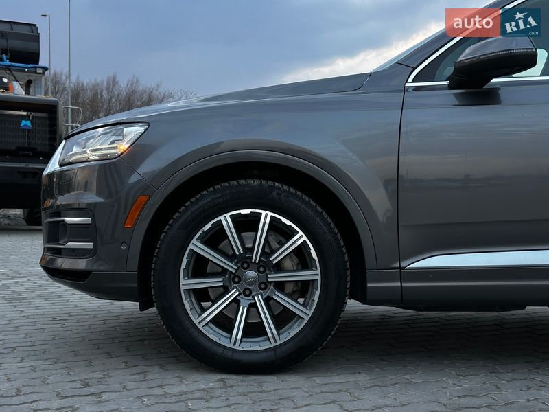 Позашляховик / Кросовер Audi Q7 2019 в Львові