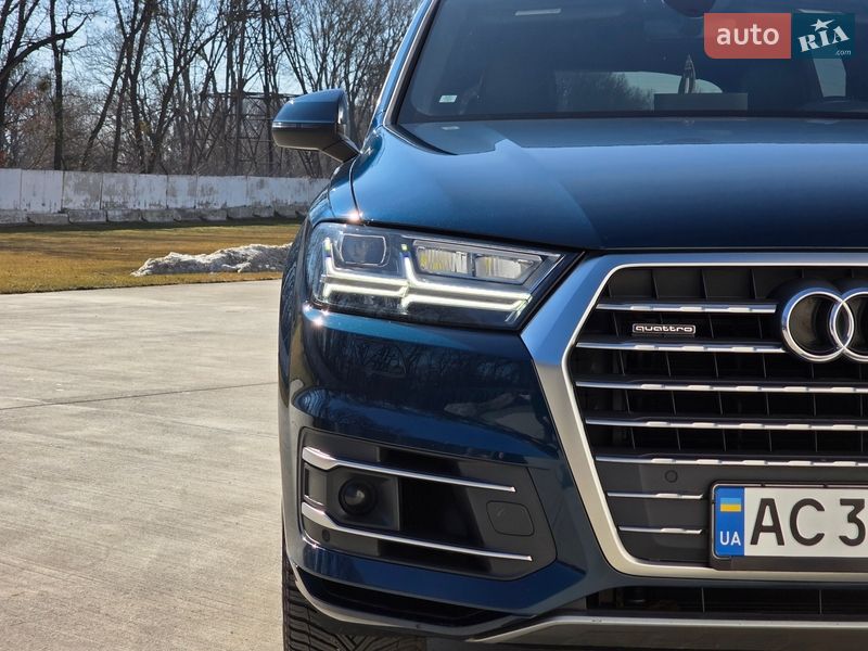 Позашляховик / Кросовер Audi Q7 2018 в Луцьку