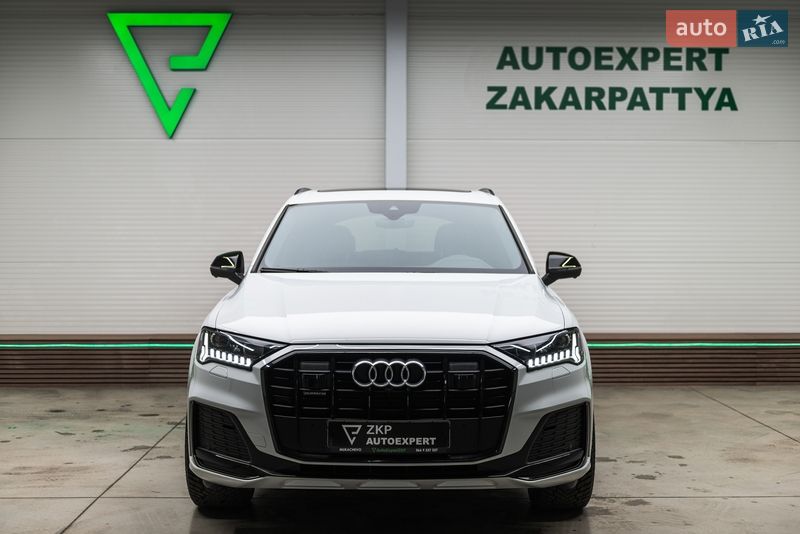 Позашляховик / Кросовер Audi Q7 2021 в Мукачевому