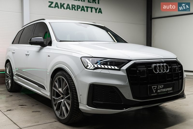 Позашляховик / Кросовер Audi Q7 2021 в Мукачевому