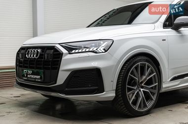 Позашляховик / Кросовер Audi Q7 2021 в Мукачевому