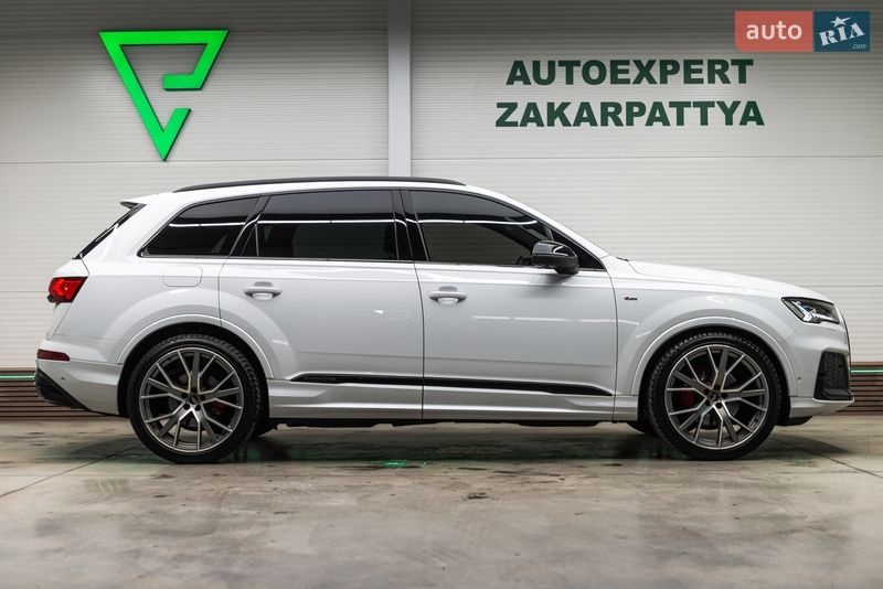 Позашляховик / Кросовер Audi Q7 2021 в Мукачевому