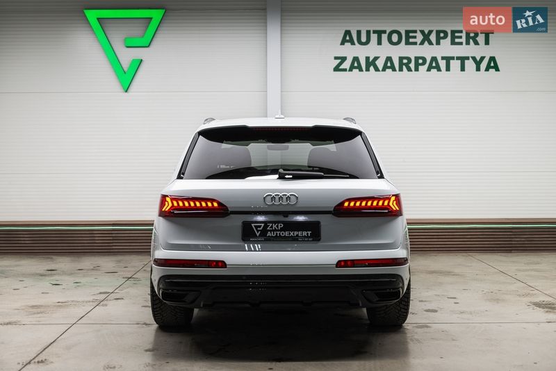 Позашляховик / Кросовер Audi Q7 2021 в Мукачевому