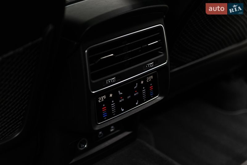 Позашляховик / Кросовер Audi Q7 2021 в Мукачевому