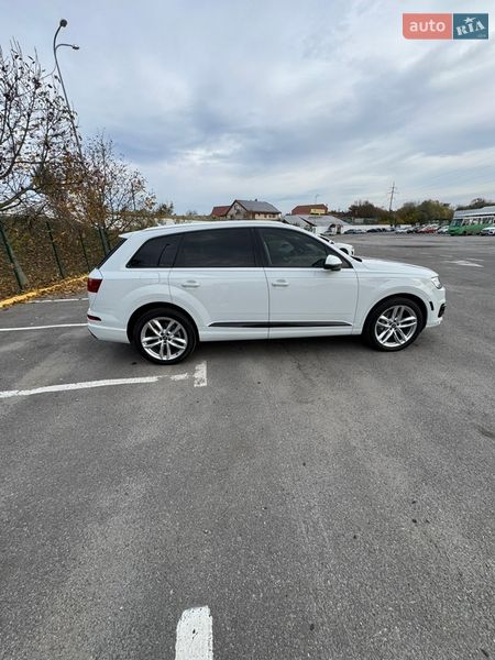 Внедорожник / Кроссовер Audi Q7 2018 в Ужгороде