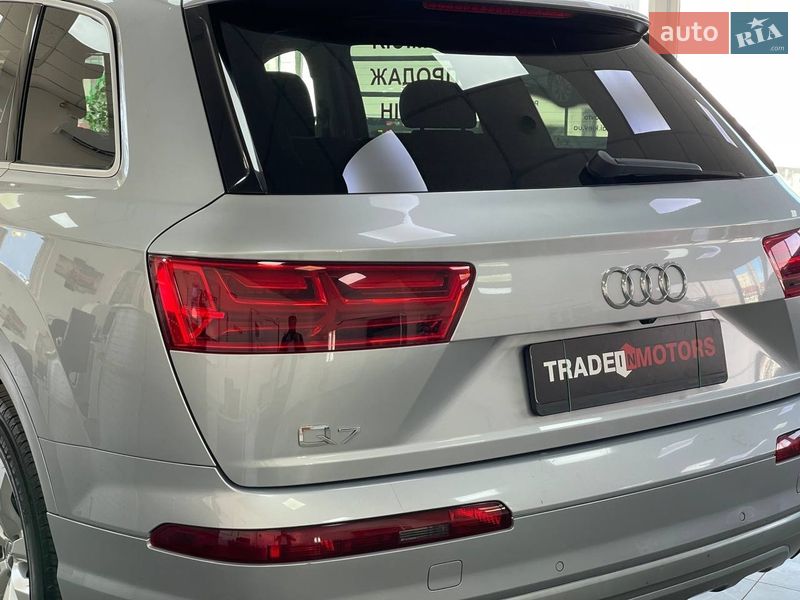 Позашляховик / Кросовер Audi Q7 2017 в Києві