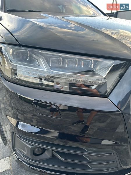 Позашляховик / Кросовер Audi Q7 2016 в Луцьку