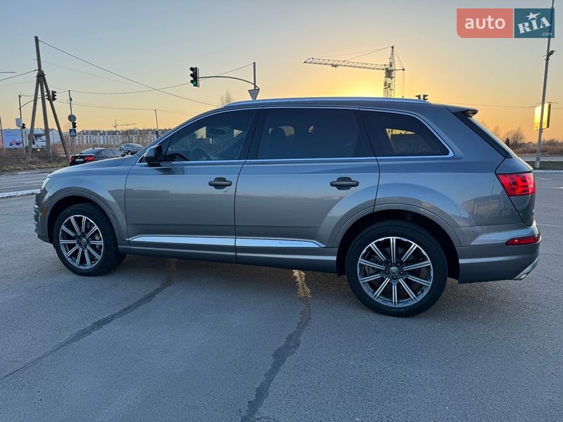 Позашляховик / Кросовер Audi Q7 2017 в Луцьку