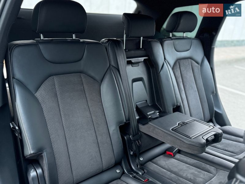 Внедорожник / Кроссовер Audi Q7 2018 в Киеве