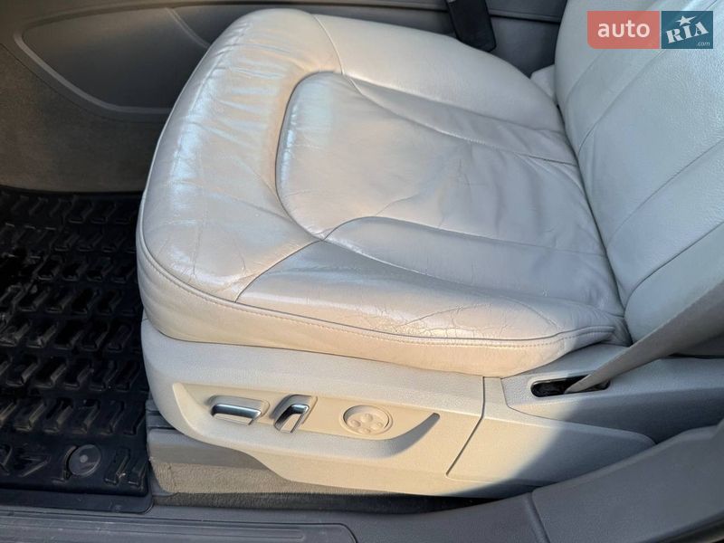 Позашляховик / Кросовер Audi Q7 2010 в Стрию