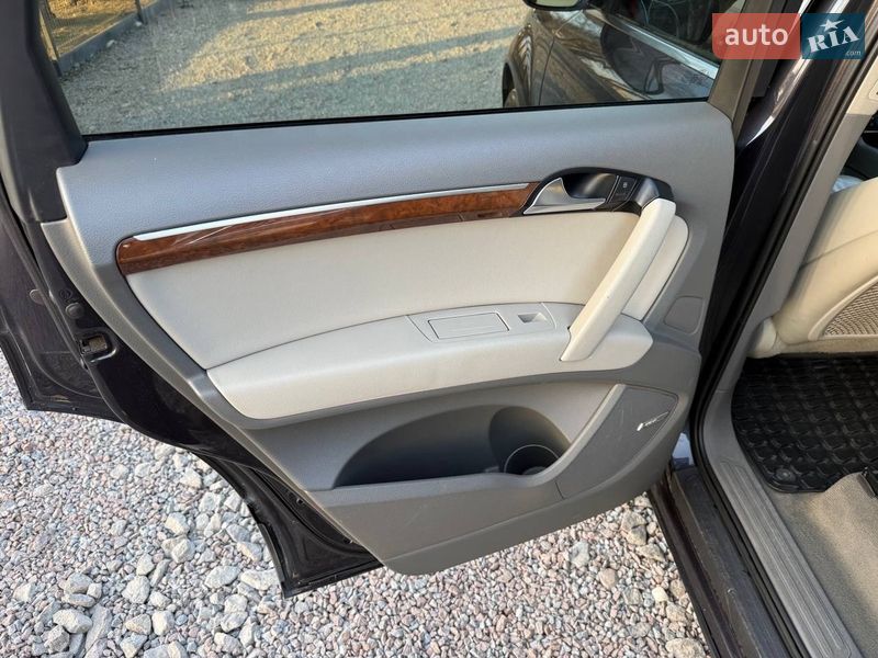 Позашляховик / Кросовер Audi Q7 2010 в Стрию