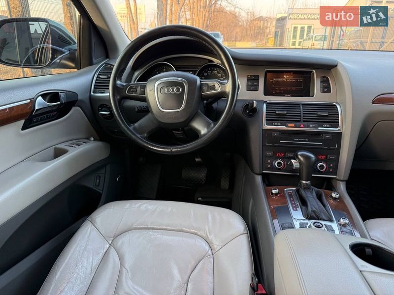 Позашляховик / Кросовер Audi Q7 2010 в Стрию