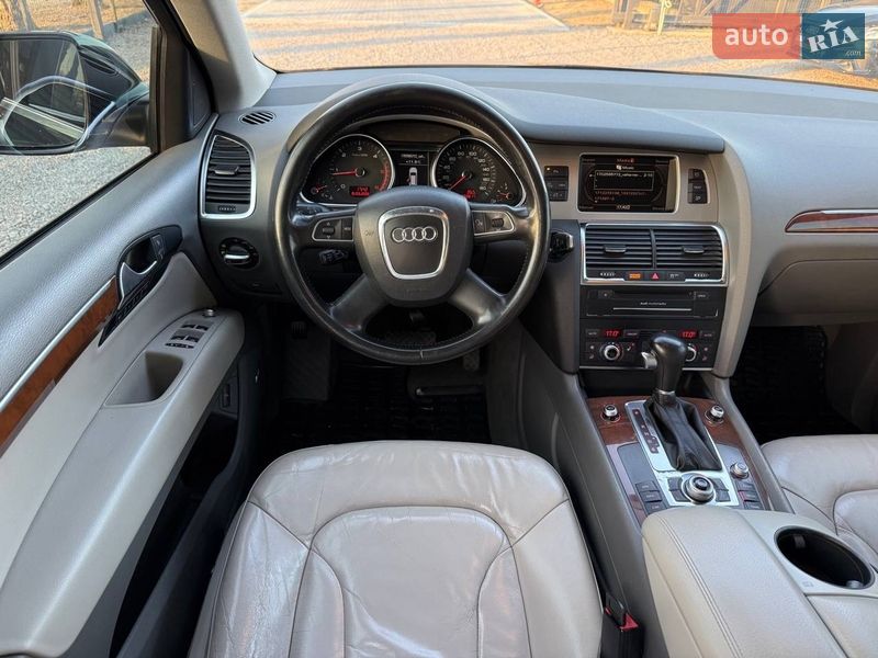 Позашляховик / Кросовер Audi Q7 2010 в Стрию