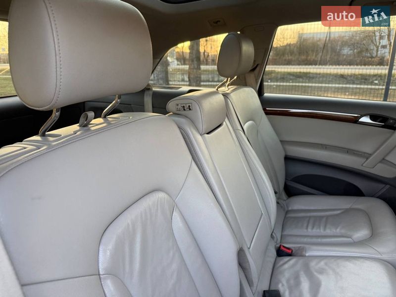 Позашляховик / Кросовер Audi Q7 2010 в Стрию