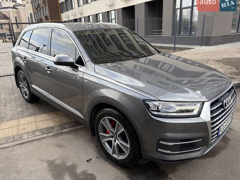 Внедорожник / Кроссовер Audi Q7 2016 в Киеве