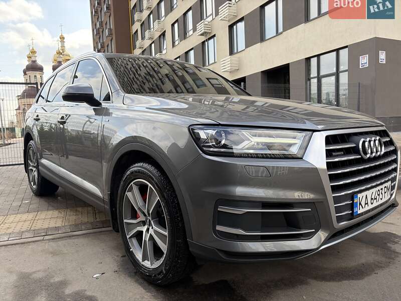 Внедорожник / Кроссовер Audi Q7 2016 в Киеве