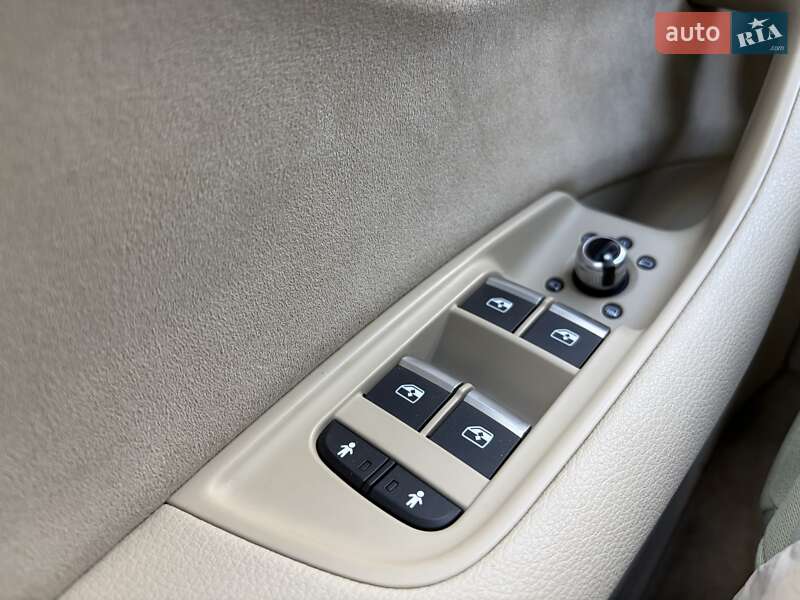 Внедорожник / Кроссовер Audi Q7 2016 в Киеве