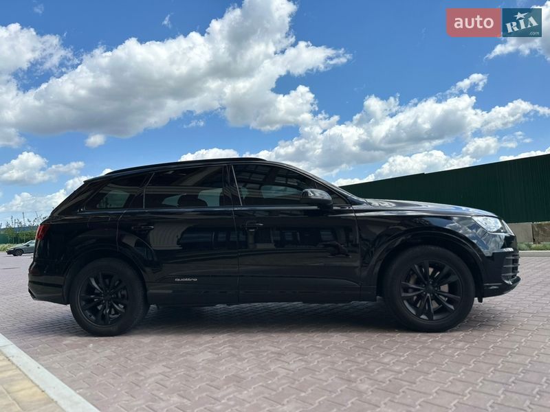 Внедорожник / Кроссовер Audi Q7 2016 в Киеве