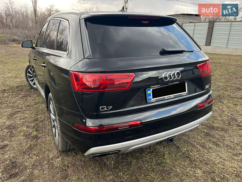 Внедорожник / Кроссовер Audi Q7 2018 в Кривом Роге