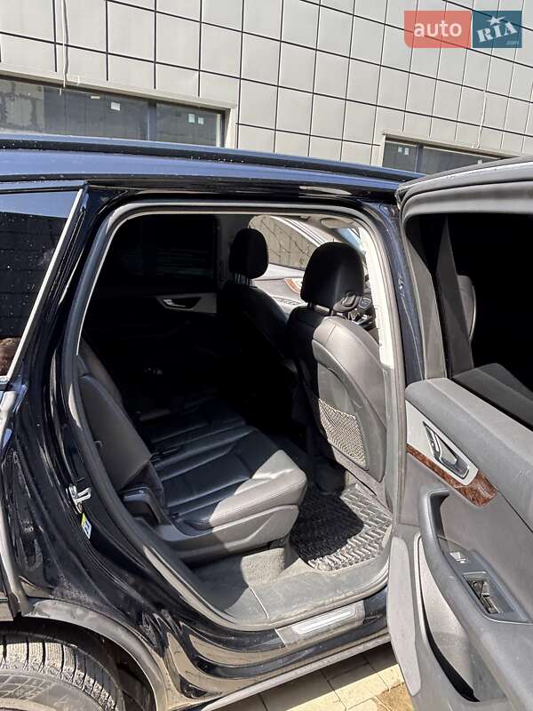 Внедорожник / Кроссовер Audi Q7 2017 в Тячеве